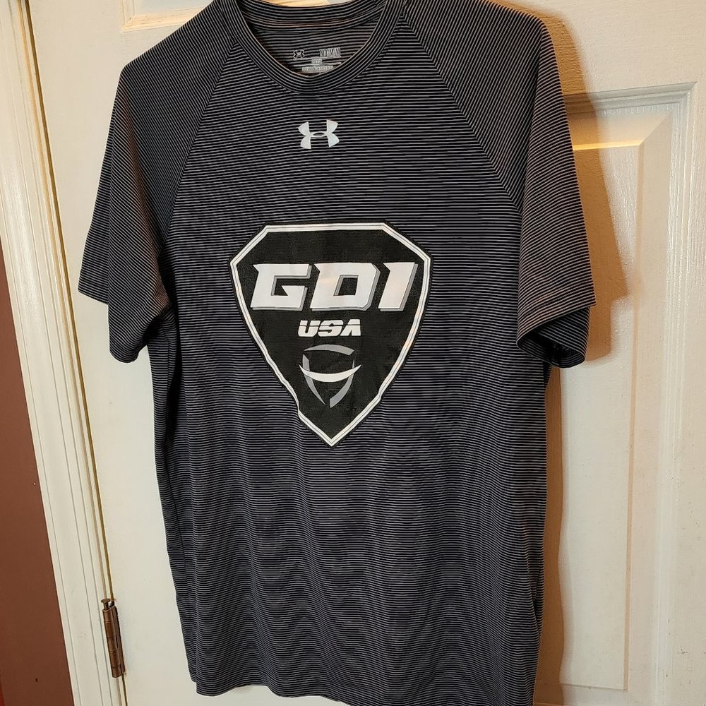under armour GD1 top loose heat gear medium